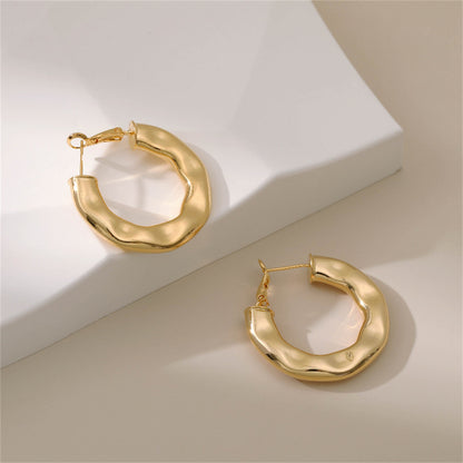 18K Gold-Plated Hammered Geometric Hoop Earrings, gold hoop earrings for women, vintage-inspired design, detail close-up