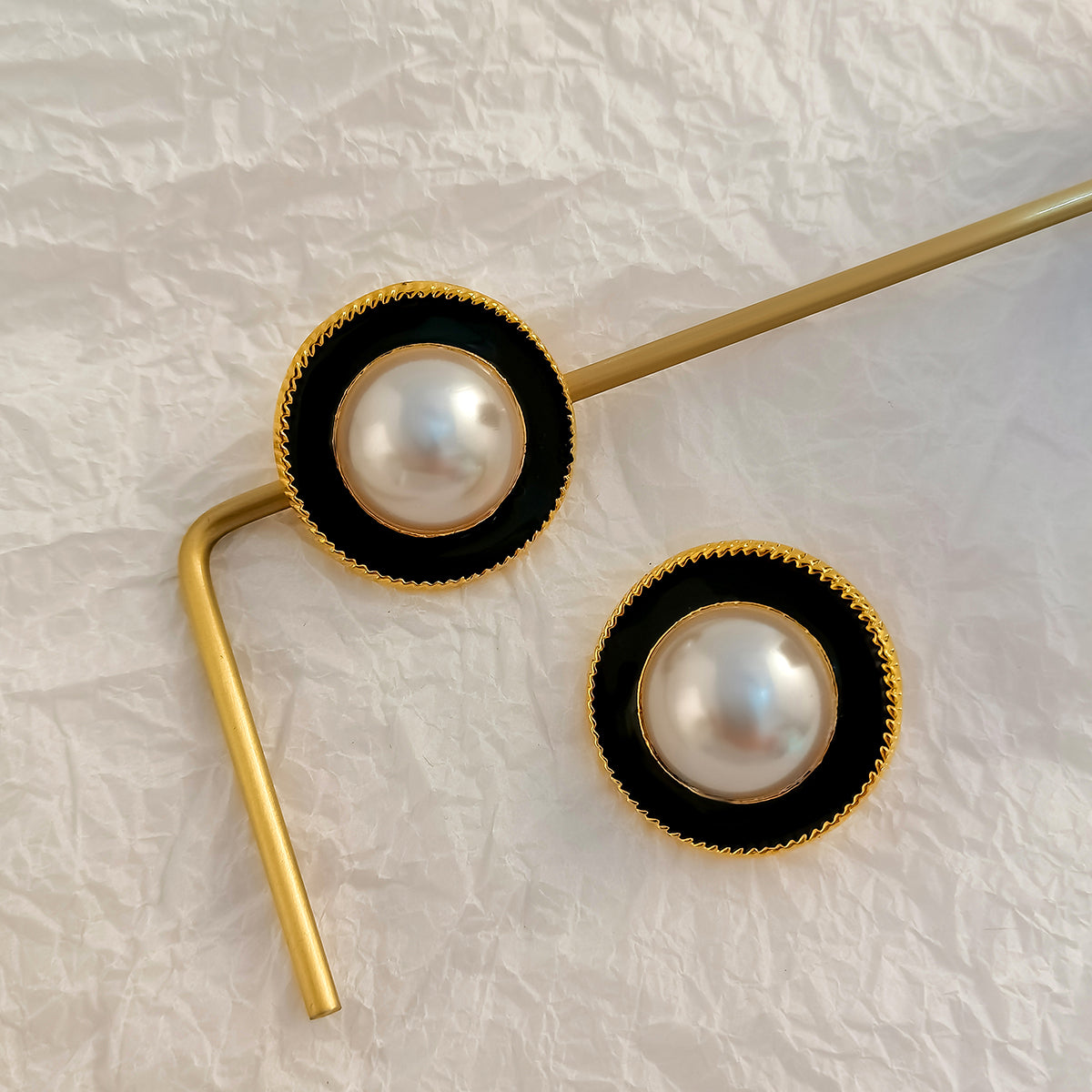 Black Enamel and Pearl Round Stud Earrings, stud earrings for women, botanical inspired, detail close-up